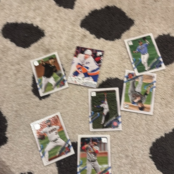 Small baseball card collection with one signed basketball card - Picture 6 of 7